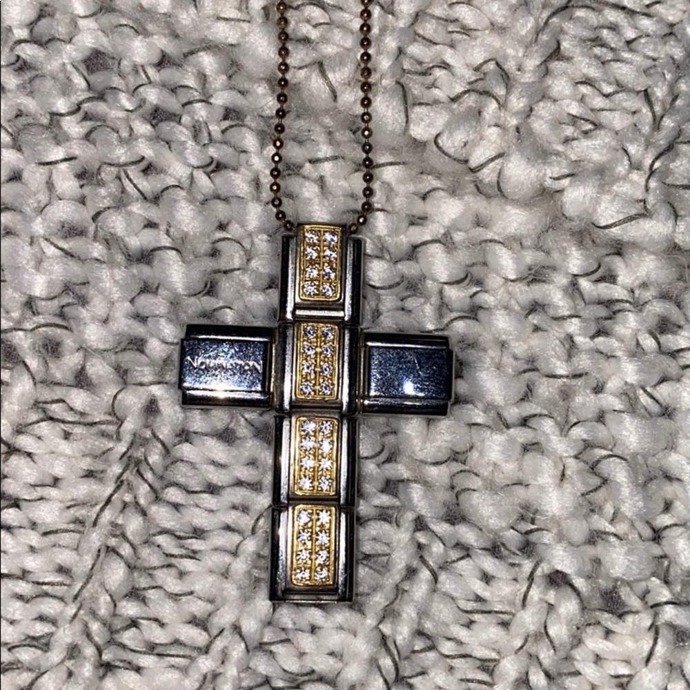 Nomination cross and chain